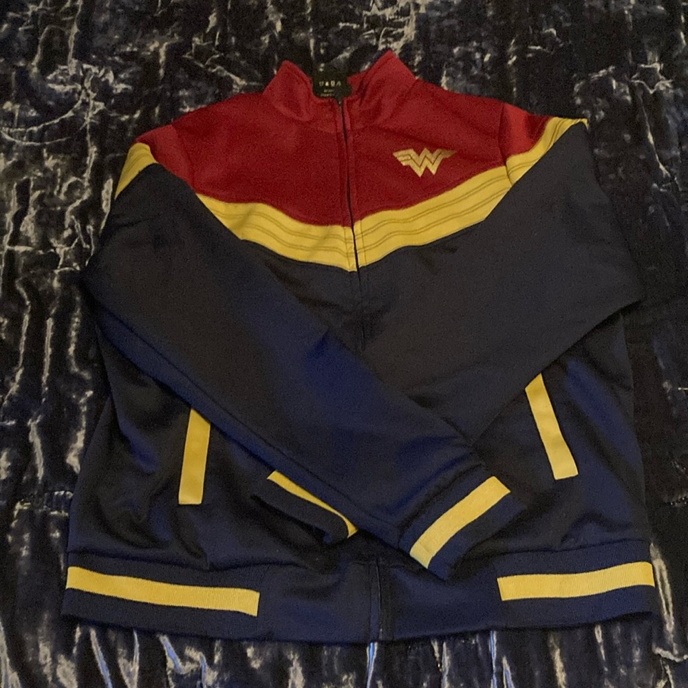 GUC Size Small Wonder Woman full zip